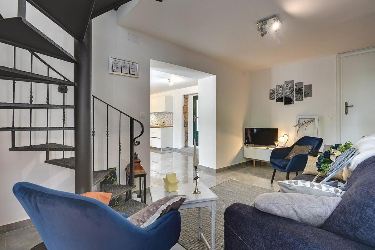 Villa Micol Gajana Eksteriør billede