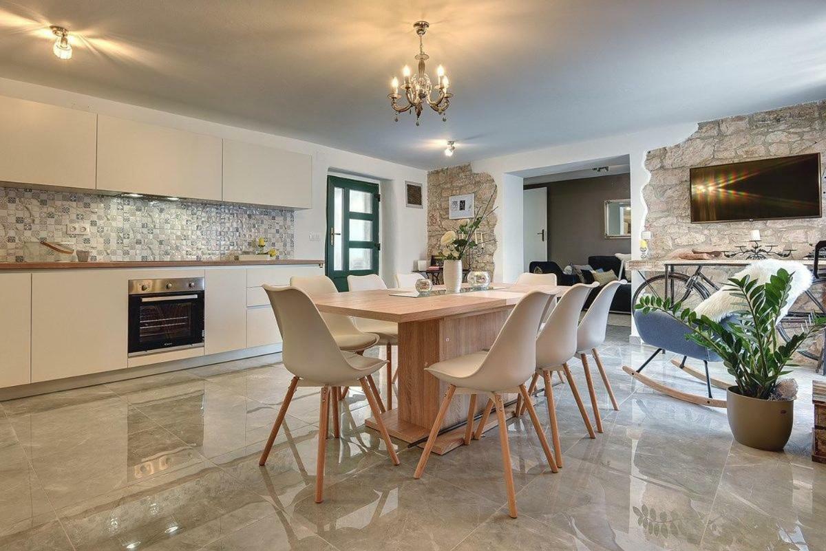 Villa Micol Gajana Eksteriør billede